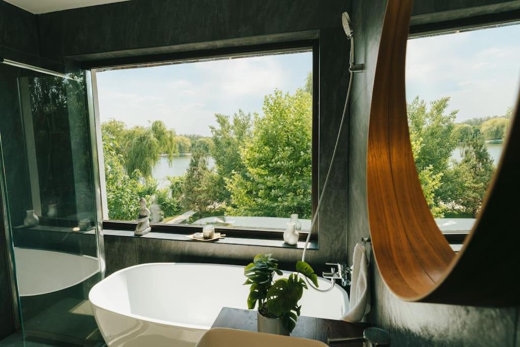 Therme - Corbeanca By The Lake Luxury Villa Kültér fotó