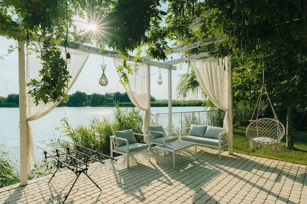 Therme - Corbeanca By The Lake Luxury Villa Kültér fotó