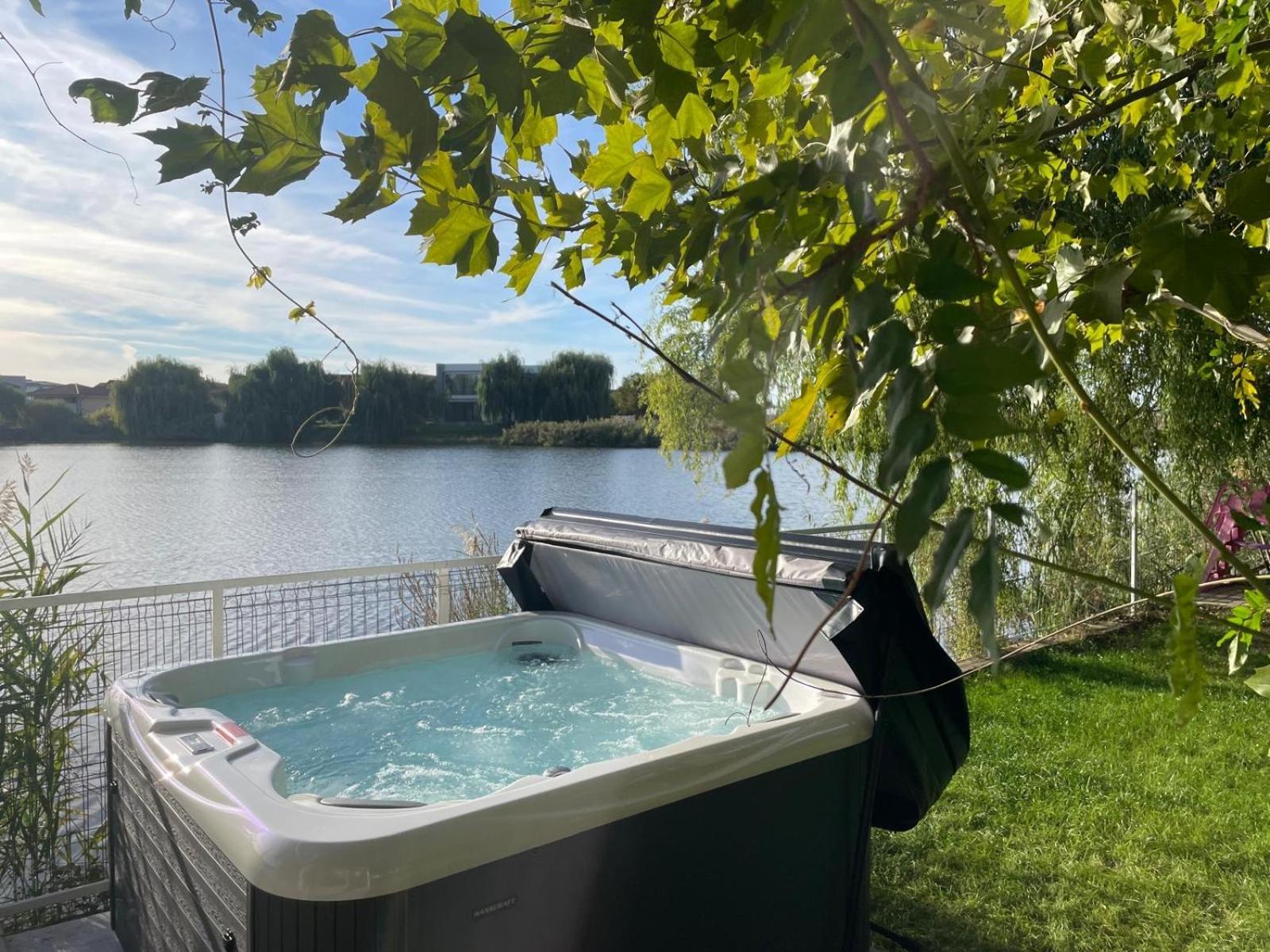 Therme - Corbeanca By The Lake Luxury Villa Kültér fotó