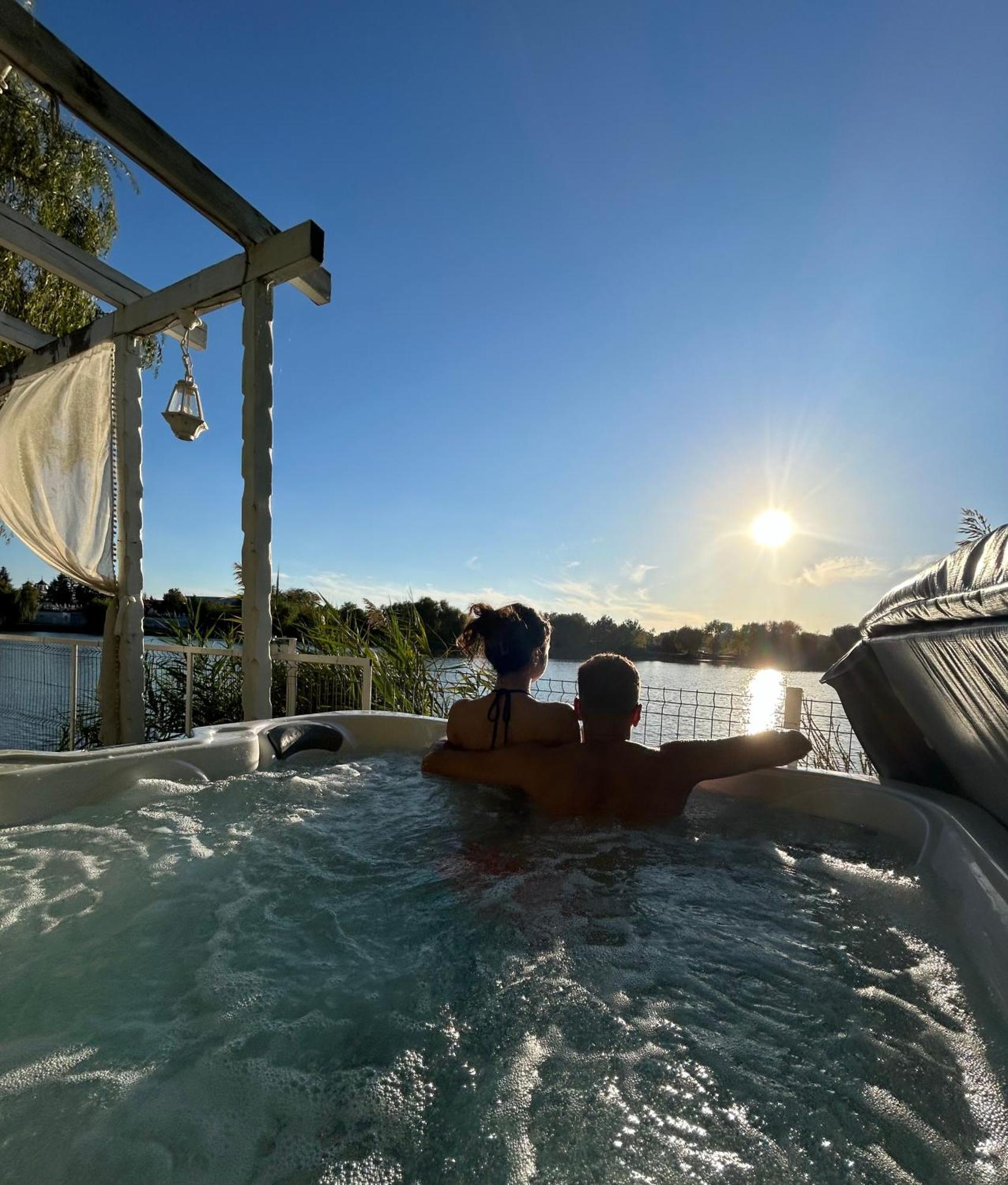 Therme - Corbeanca By The Lake Luxury Villa Kültér fotó