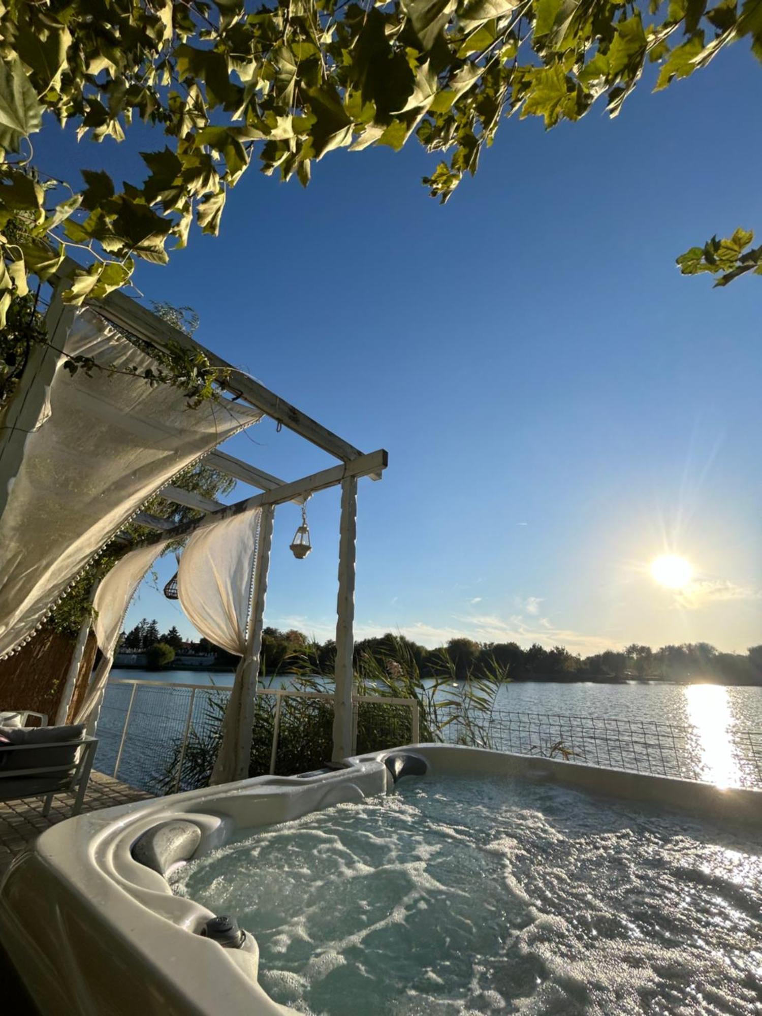 Therme - Corbeanca By The Lake Luxury Villa Kültér fotó